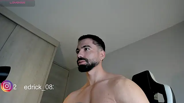 Snapshot of edrick_walton1 chatting on 8, 1, 2025 edrick walton1 online show from 8, 1, 2025