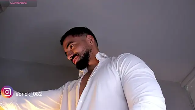 Snapshot of edrick_walton1 chatting on 12, 1, 2025 edrick walton1 online show from 12, 1, 2025