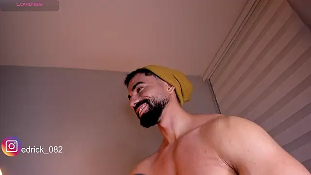 Snapshot of edrick_walton1 chatting on 8, 2, 2025 edrick walton1 online show from 8, 2, 2025