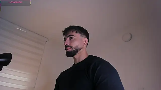 Snapshot of edrick_walton1 chatting on 13, 11, 2025 edrick walton1 online show from 13, 11, 2025