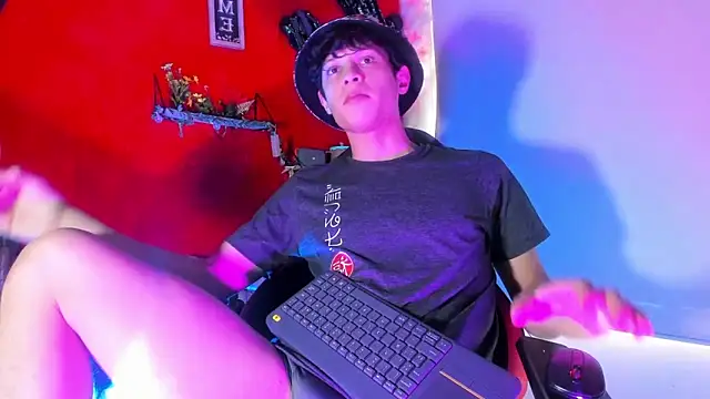 LilOwen  online show from 22, 11, 2025