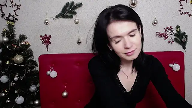 JasmineKouch online show from 4, 1, 2025