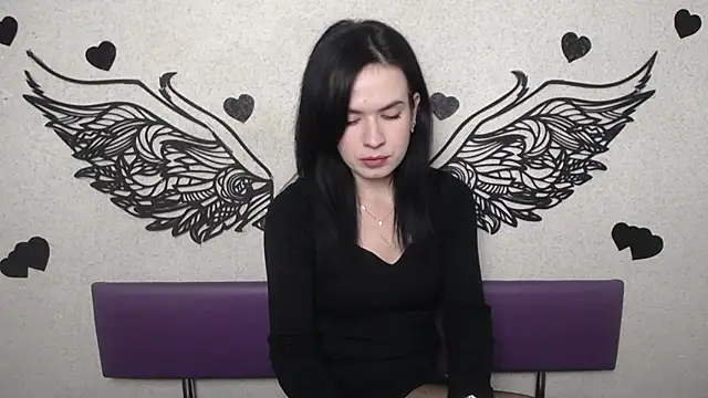 JasmineKouch online show from 9, 10, 2025