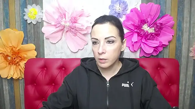 Snapshot of ElizabethSho chatting on 17, 11, 2025 ElizabethSho online show from 17, 11, 2025