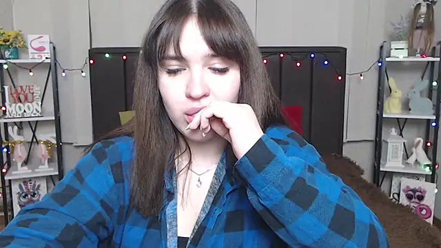 LauraHlot online show from 10, 2, 2025