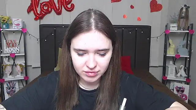 LauraHlot online show from 18, 2, 2025