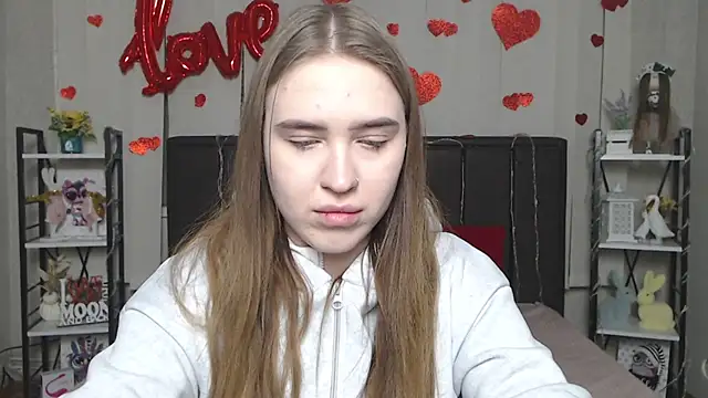 LauraHlot online show from 1, 2, 2026