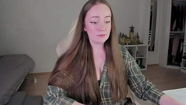 WalkingGirl online show from 25, 3, 2026