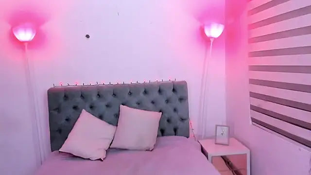 Camiila Osorio online show from 15, 1, 2025