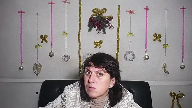 LuciaMii online show from 24, 12, 2024