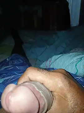 Snapshot of taylorWiiz chatting on 11, 11, 2025 taylorWiiz online show from 11, 11, 2025