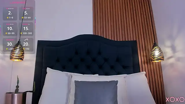 SARA STONE17 online show from 4, 11, 2025