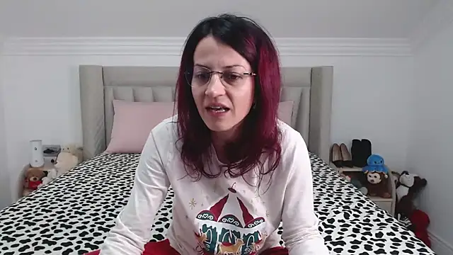 CatWoman0001 online show from 17, 12, 2025