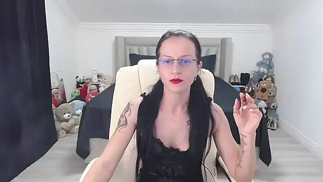 CatWoman0001 online show from 9, 2, 2026