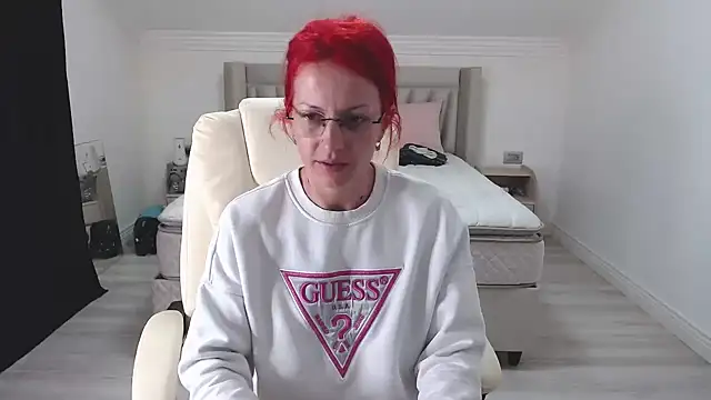 CatWoman0001 online show from 3, 4, 2026