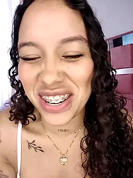 MarieLeon online show from 4, 3, 2025