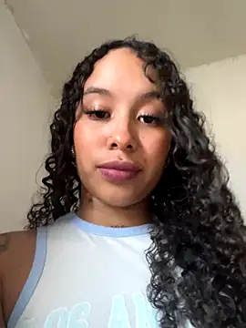 MarieLeon online show from 4, 10, 2025