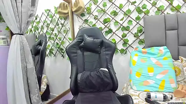 Snapshot of MurphyAngelina chatting on 5, 2, 2025 MurphyAngelina online show from 5, 2, 2025