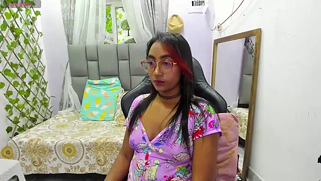 Snapshot of MurphyAngelina chatting on 1, 10, 2025 MurphyAngelina online show from 1, 10, 2025