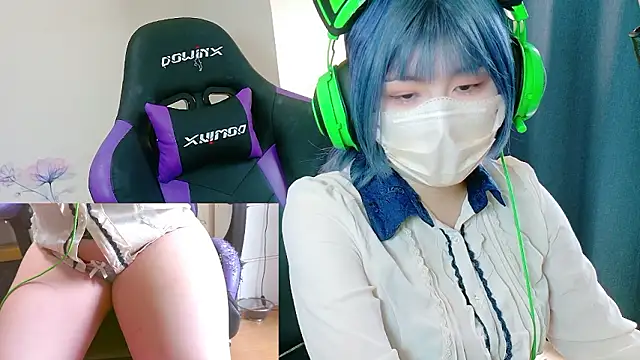 Snapshot of hazuki_8008 chatting on 20, 10, 2025 hazuki 8008 online show from 20, 10, 2025