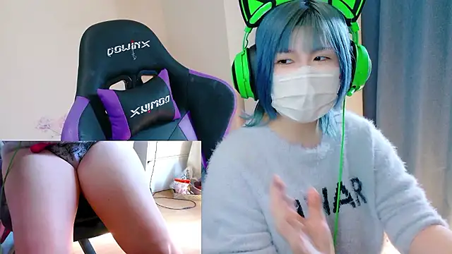 Snapshot of hazuki_8008 chatting on 17, 11, 2025 hazuki 8008 online show from 17, 11, 2025