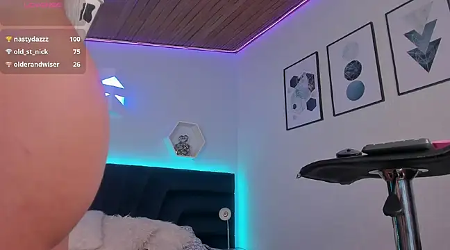  gia rose online show from 4, 2, 2025