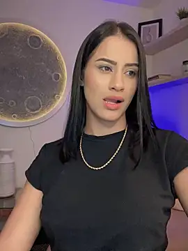 Snapshot of SarahhSmitth1 chatting on 1, 2, 2025 SarahhSmitth1 online show from 1, 2, 2025