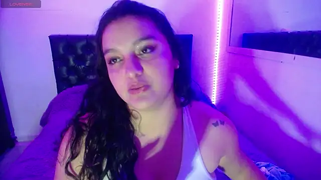 Snapshot of Laurenkenner_ chatting on 10, 10, 2025 Laurenkenner online show from 10, 10, 2025