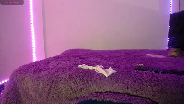 Snapshot of Laurenkenner_ chatting on 14, 10, 2025 Laurenkenner online show from 14, 10, 2025