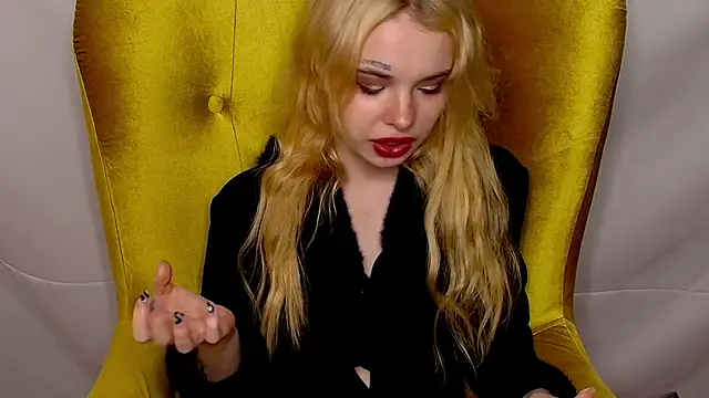 Snapshot of MisssLola chatting on 21, 10, 2025 MisssLola online show from 21, 10, 2025