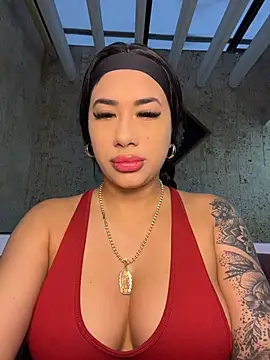 Snapshot of kiim_taaylor chatting on 13, 11, 2025 kiim taaylor online show from 13, 11, 2025