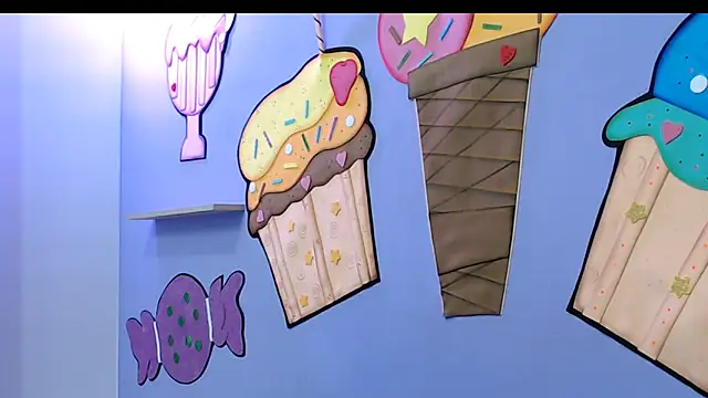 Snapshot of evaleribigtits18 chatting on 17, 11, 2025 evaleribigtits18 online show from 17, 11, 2025