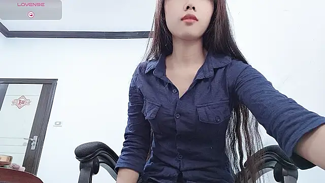 Snapshot of Lvy--v chatting on 6, 12, 2024 Lvy--v online show from 6, 12, 2024