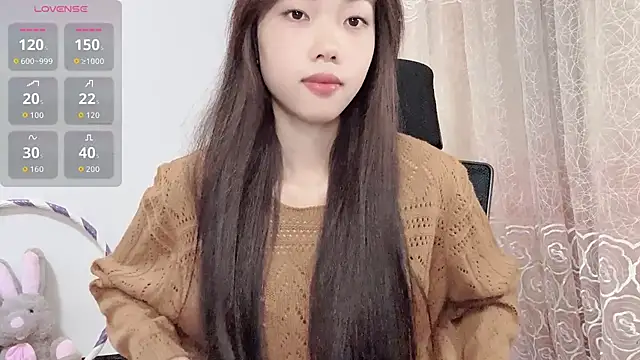 Snapshot of Lvy--v chatting on 28, 10, 2025 Lvy--v online show from 28, 10, 2025