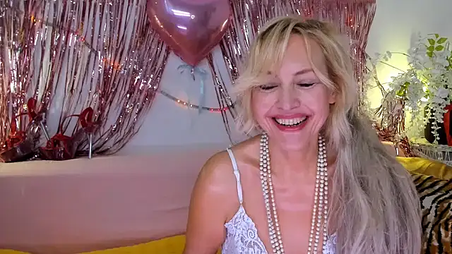 KelliRaid online show from 17, 2, 2025