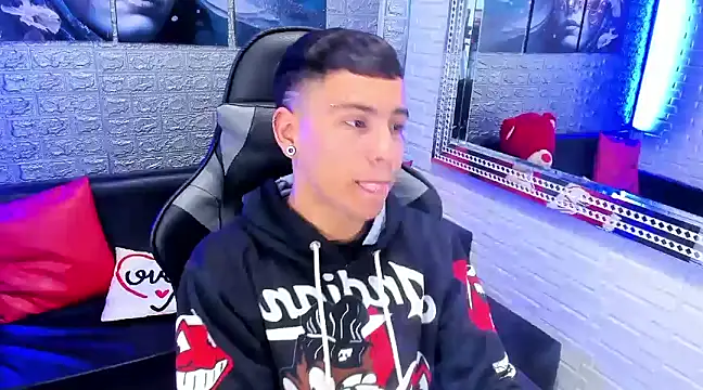 salvadorgomezx online show from 19, 12, 2024