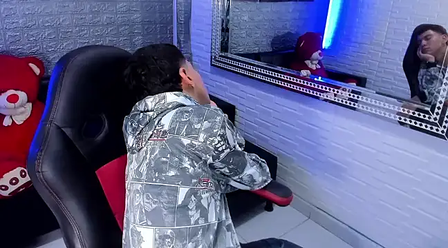 salvadorgomezx online show from 24, 1, 2025