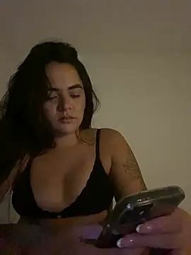 Snapshot of rebeccaareys chatting on 12, 1, 2025 rebeccaareys online show from 12, 1, 2025