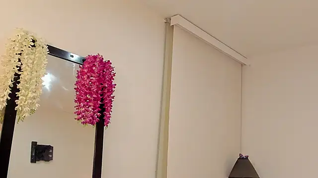 sofiarouge online show from 8, 3, 2025