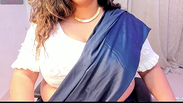 Snapshot of Gulabi_Queen chatting on 28, 9, 2025 Gulabi Queen online show from 28, 9, 2025