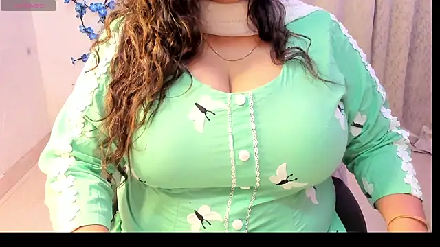 Snapshot of Gulabi_Queen chatting on 1, 11, 2025 Gulabi Queen online show from 1, 11, 2025