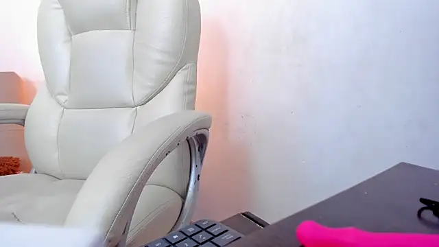 anyi restrepo online show from 11, 12, 2024