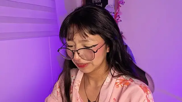 Snapshot of Yommi_Winx chatting on 4, 12, 2025 Yommi Winx online show from 4, 12, 2025