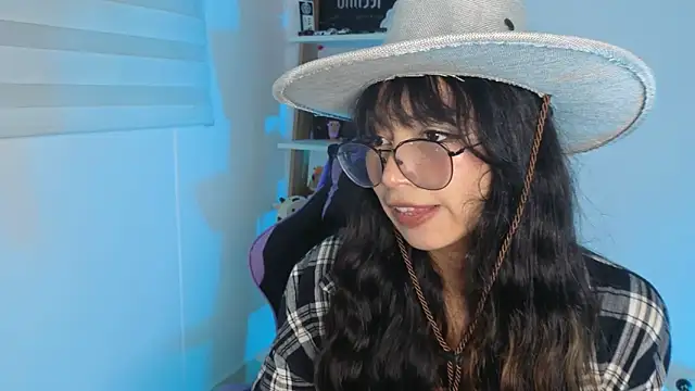 Snapshot of Yommi_Winx chatting on 16, 1, 2026 Yommi Winx online show from 16, 1, 2026