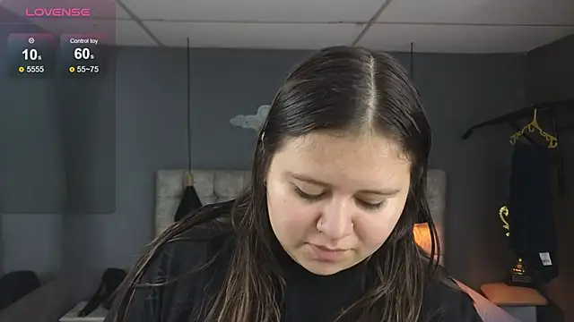 Snapshot of Laia_and_Aloby chatting on 29, 11, 2025 Laia and Aloby online show from 29, 11, 2025