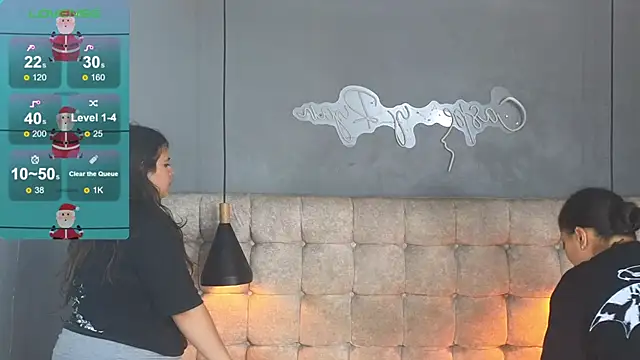 Snapshot of Laia_and_Aloby chatting on 13, 12, 2025 Laia and Aloby online show from 13, 12, 2025