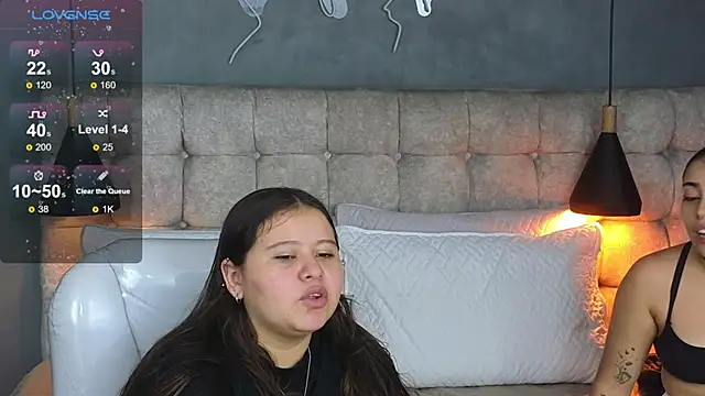 Snapshot of Laia_and_Aloby chatting on 18, 12, 2025 Laia and Aloby online show from 18, 12, 2025