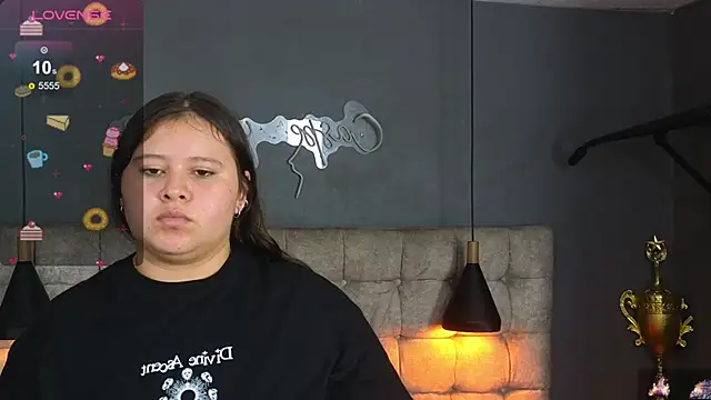 Snapshot of Laia_and_Aloby chatting on 19, 12, 2025 Laia and Aloby online show from 19, 12, 2025