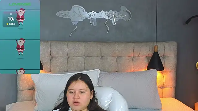 Snapshot of Laia_and_Aloby chatting on 22, 12, 2025 Laia and Aloby online show from 22, 12, 2025