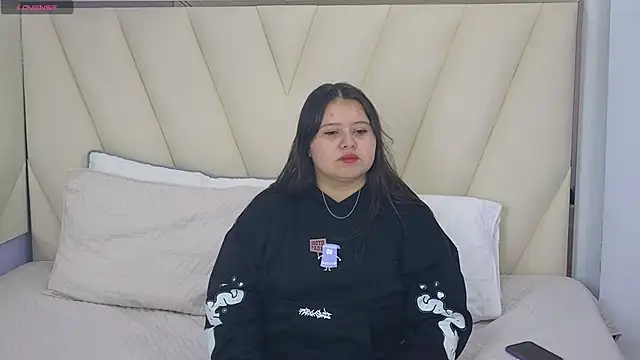 Snapshot of Laia_and_Aloby chatting on 3, 2, 2026 Laia and Aloby online show from 3, 2, 2026